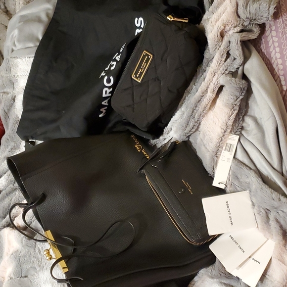 Marc Jacobs Handbags - OFFER! ❤❤ MARC JACOBS THE KISS LOCK TOTE BAG SET